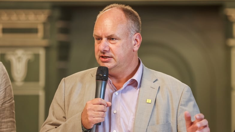 Hält an seinen Rathaus-Partys fest: OB Dirk Hilbert lädt am 20. September wieder junge Erwachsene ein (FDP).