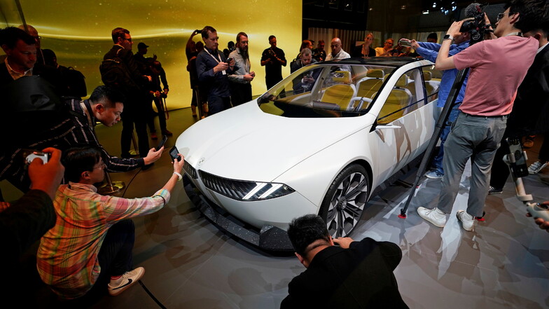 BMW zeigt erstes E-Auto seiner "Neuen Klasse"