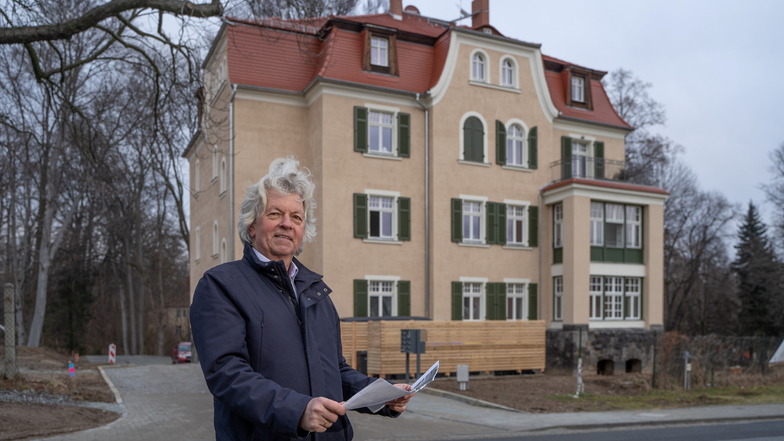 Der Bautzener Bauplaner Mathias Hille hat die ehemalige Direktorenvilla des Sprengstoffwerkes in Schlungwitz aus dem Dornröschenschlaf geholt. Das Gebäude stand seit 1992 leer.