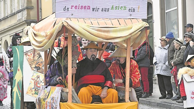 Tag der Sachsen: Würde der Tag der Sachsen gar Besucher aus Asien nach Sebnitz locken? Wir werden sehen. Die Unterschriftensammlung läuft noch bis Sonnabend.