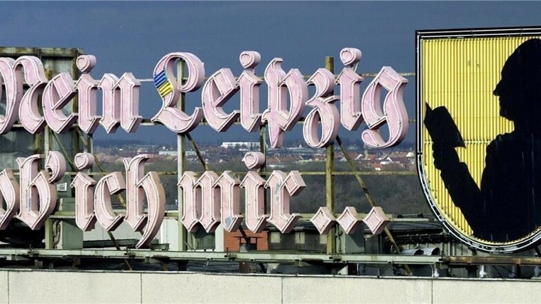 So leuchtete bis 2007 auf einem Hochhaus in Leipzig der Reklameschriftzug „Mein Leipzig lob‘ ich mir…“ neben dem Schattenriss-Bildnis des jungen Johann Wolfgang von Goethe.