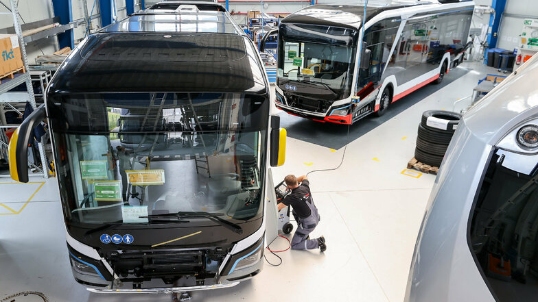 Am Standort Plauen wird bei MAN parallel zur Auslieferung der elektrischen Stadtbusse weiter an Optimierungen bei Software, Verkabelung oder Batterien gearbeitet.