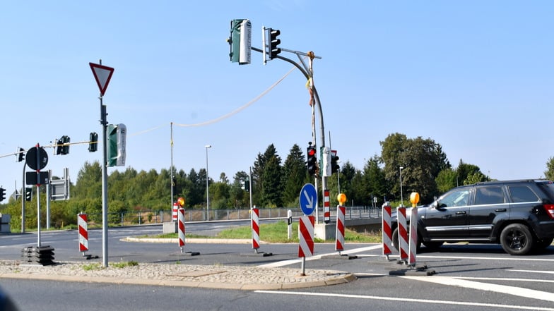 Die ganze Kreuzung ist noch nicht fertig geplant - dementsprechend gibt es auch noch keine neuen Ampeln.