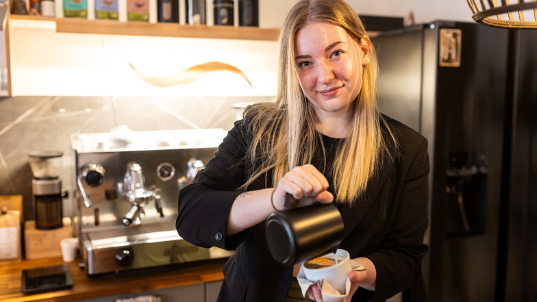 Sophie Schubert ist die neue Betreiberin der Café le Noir auf der Schmiedestraße.