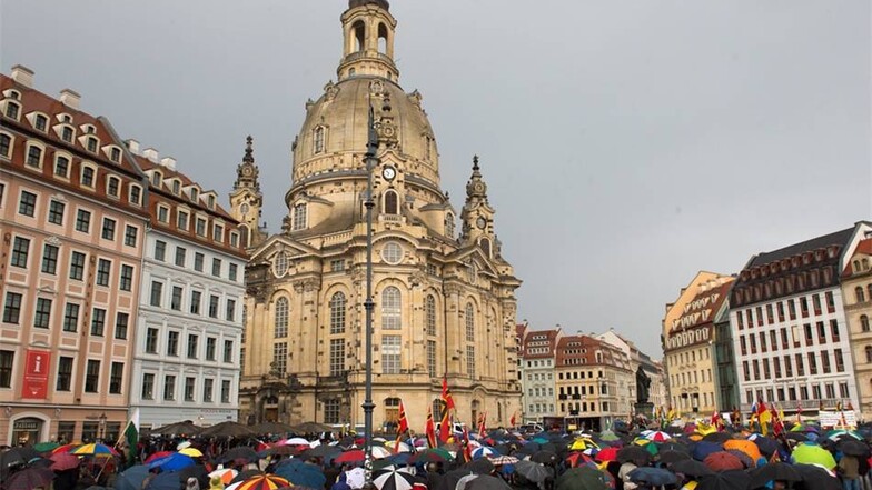 Der Demo-Montag ist in Dresden friedlich geblieben.