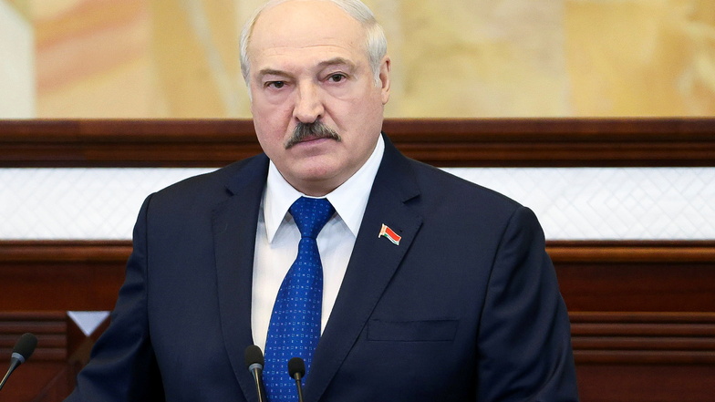 Alexander Lukaschenko, Präsident von Belarus, spricht vor dem Parlament in Minsk.