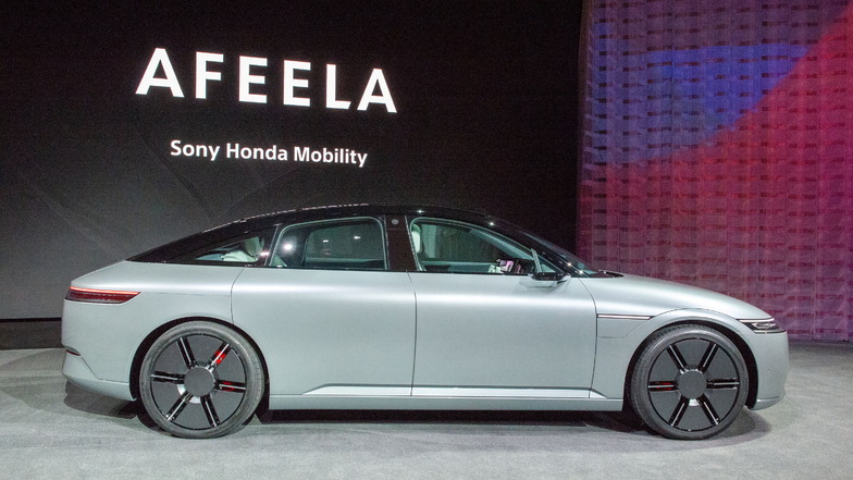 Der Prototyp eines Elektroautos der neuen Marke Afeela der japanischen Unternehmen Sony und Honda ist bei der CES zu sehen. Das Fahrzeug soll 2026 zunächst in den USA auf den Markt kommen.