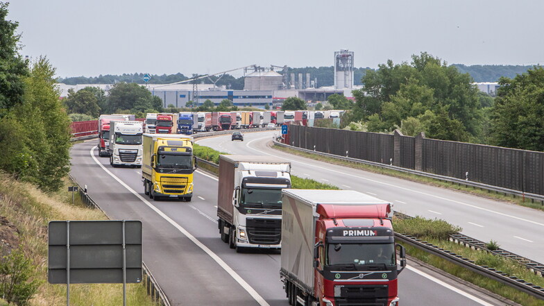 Hoffentlich nicht solche Bilder: Vor einer Woche staute sich der Pfingstverkehr auf der A4 zwischen Görlitz und Bautzen.