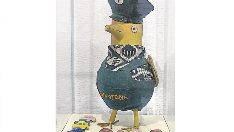 Lustiger Vogel. Der Minol-Pirol aus der Sammlung Frank Lange, in der Karrasburg zu sehen.