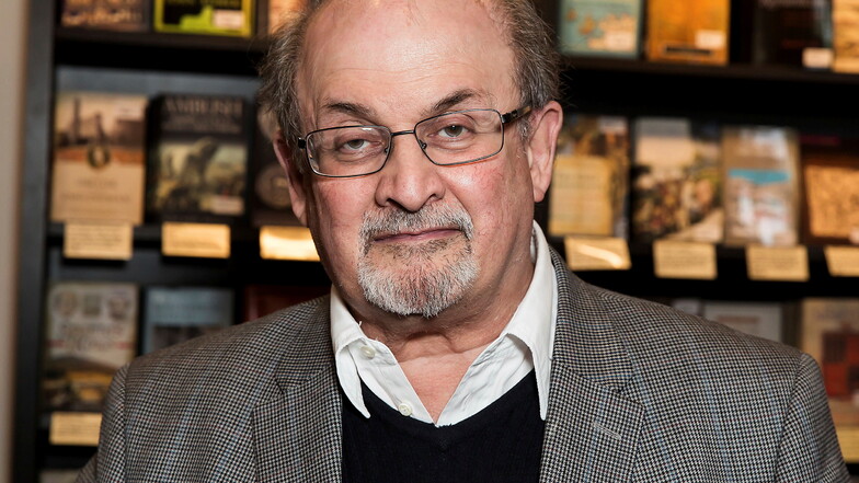 Salman Rushdie wurde am 12. August bei einer Veranstaltung in Chautauqua im US-Staat New York Opfer einer Messerattacke.