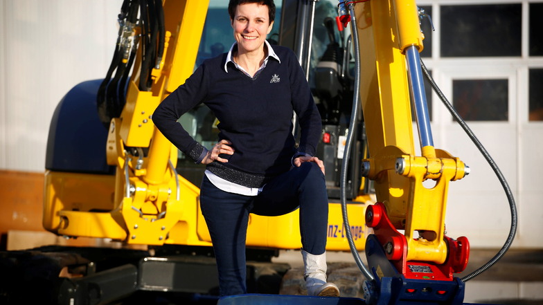 Eine Frau führt ein Bauunternehmen: Janet Lange ist Chefin der Firma Heinz Lange aus Medingen/Laußnitz. Jetzt will sie Mädchen für den Bauberuf interessieren.