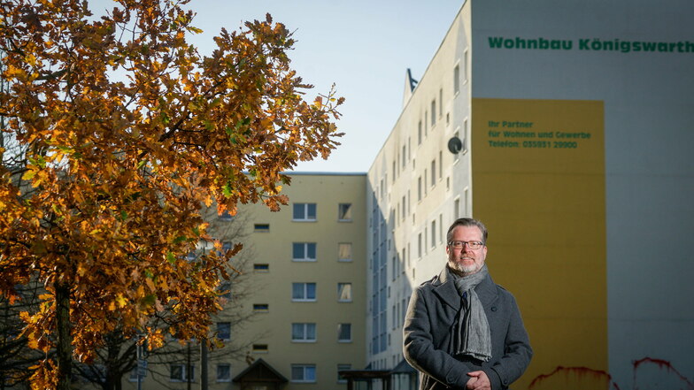 Plattenbaublöcke in Königswartha sollen jetzt  privatisiert werden. Bürgermeister Swen Nowotny hält den Schritt für unabdingbar. Der Gemeinderat hat dem Verkauf zugestimmt.