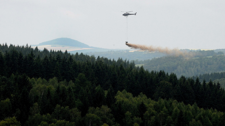 Dippoldiswalde: Hubschrauber kreisen über den Wäldern