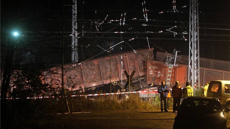 Die Lokomotive der Baureihe 155 wurde dabei völlig zerstört.