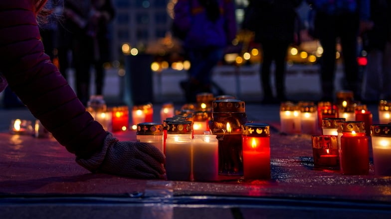 1.575 Kerzen für 1.575 Frauen und Kinder, die in Dresden Gewalt erfahren und sich Hilfe gesucht haben - die tatsächliche Zahl der Opfer dürfte deutlich höher liegen.