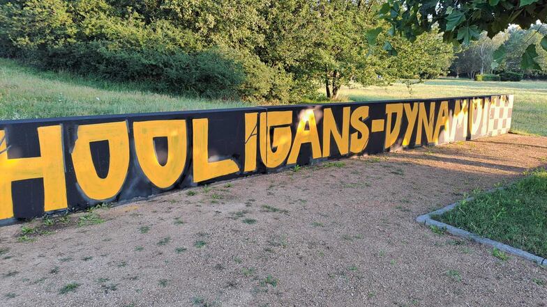 Hooligans-Schriftzug am O-See - Dynamo Dresden soll für den Schaden zahlen