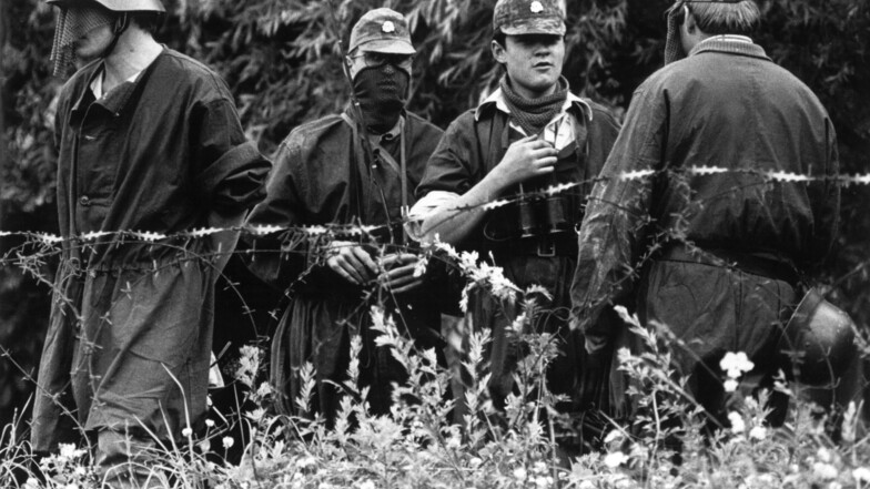 Mitglieder der „Wehrsportgruppe Hoffmann“ Juli 1978. Der frühere DDR-Staatssicherheitsdienst hat die rechtsextreme Szene in der Bundesrepublik stärker unterwandert als bisher bekannt.