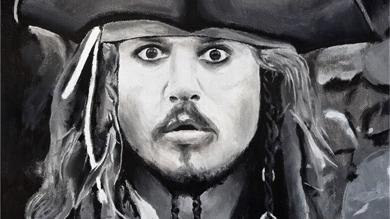 Pirat in Großhennersdorf Auf den Captain hat er Wert gelegt – Jack Sparrow, legendärer Pirat aus der Filmreihe „Fluch der Karibik“. Für Schauspieler Johnny Depp war es eine Traumrolle. Ein Porträt, gemalt vom gebürtigen Löbauer Tobias Kießlich, ist derzei