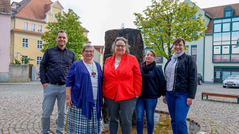 Michael Anders, Uta Kunze, Melanie Keller, Margot Zwar und Gitta Hild (v. l. n. r.) – sie wollen die SPD im Ort stärken. Bis auf Anders stehen alle auf der Liste zur Wahl des Gemeinderats in diesem Jahr.