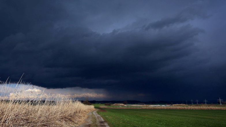Neue Warnungen vor starkem Gewitter in Teilen Sachsens