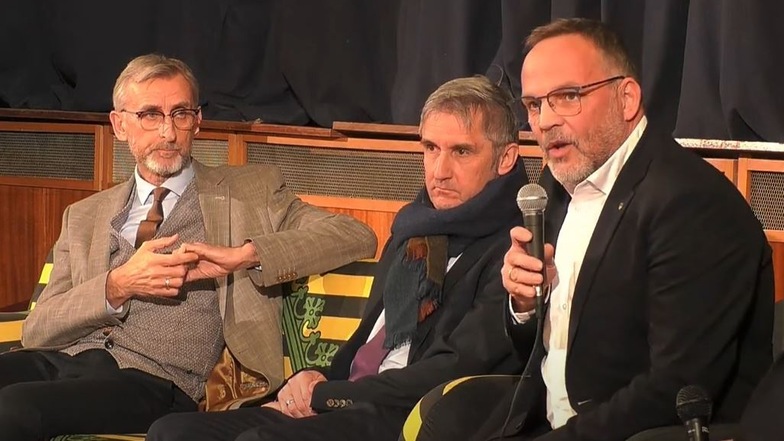 Auf dem „Sachsensofa“ in Augustusburg diskutierten Innenminister Armin Schuster (v.li.), der SPD-Abgeordnete Frank Richter und Landrat Dirk Neubauer.