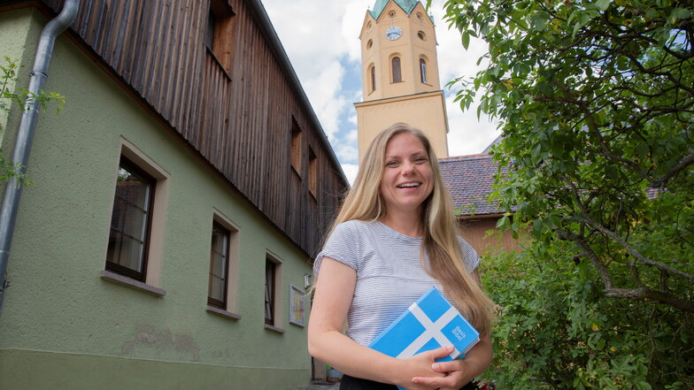 Frances Franz ist die neue Pfarrerin in Lichtenberg. Sie ist auch für die Kirchen in Lomnitz und Großnaundorf verantwortlich. In der Region fühlt sie sich wohl.