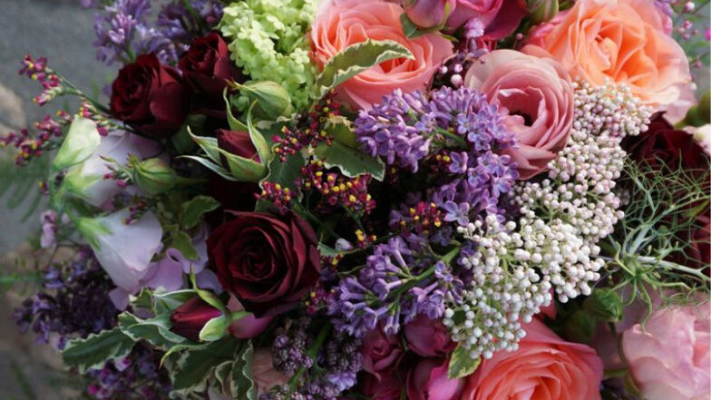 Erblühen Sie zum Weltfrauentag - mit Blumenpracht von der Floral Manufaktur!