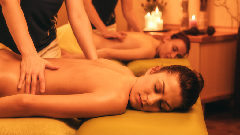 Anwendungen aus aller Welt, wie eine Hot-Stone-Massage oder das Rasul lassen den Tag wohltuend ausklingen.