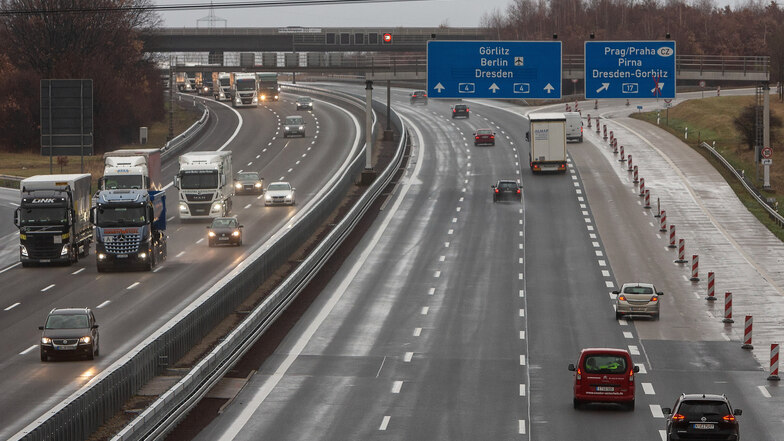Die Autobahnüberführungen am Autobahnkreuz Dresden-West sollen im nächsten Jahr erneuert werden.
