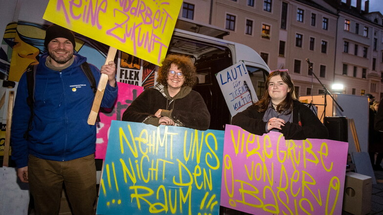 Schon im November gab es Demonstrationen für die Jugendarbeit vorm Kreistag Görlitz.