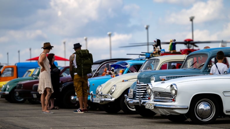 Eine große Oldtimerausstellung gehört traditionell zu den Bautzener Flugtagen.