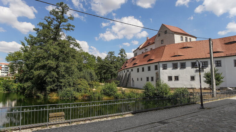 Schloss Klippenstein von außen - etwa 18.000 Besucher finden jährlich ihren Weg hierher.