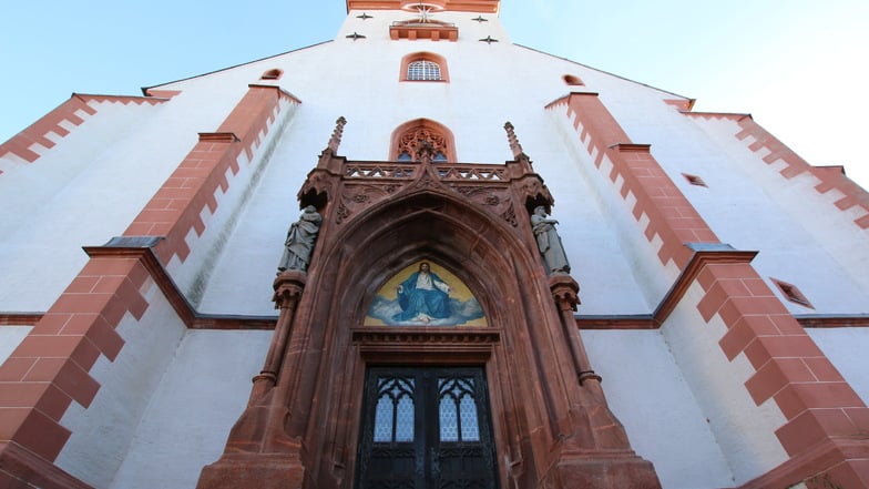 Während des Sachsendreiers ist in der Roßweiner Kirche Verbandsmaterial angezündet worden.