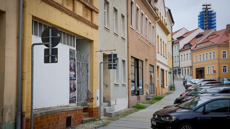 Der Ladenleerstand wird vor allem an der einstigen Prachtstraße von Kamenz, der Bautzner Straße, sichtbar. Viele Geschäfte hier schlossen in den letzten zehn Jahren.