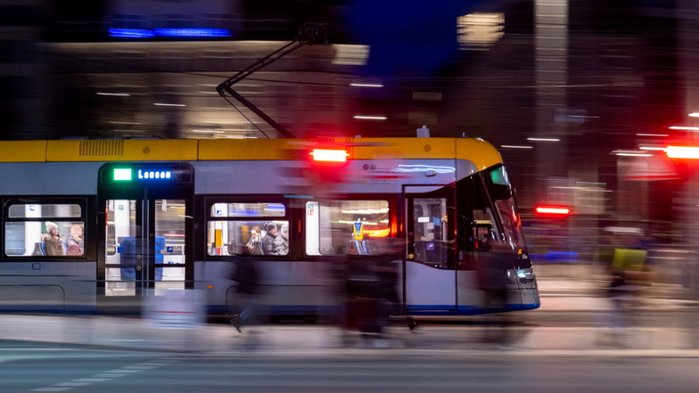 Mann in Leipzig von Straßenbahn angefahren und tödlich verletzt