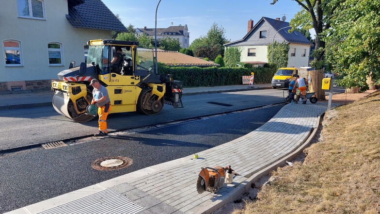 Straßenbau auf der Grimmaischen Straße in Döbeln.