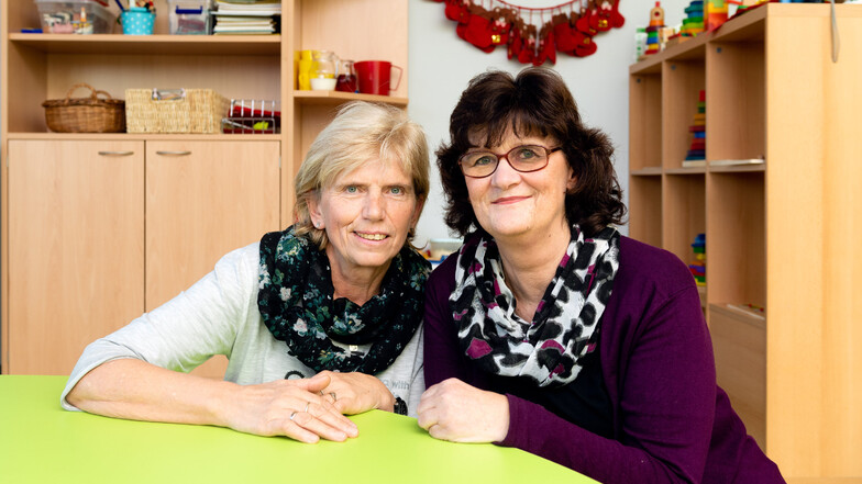 Christiane Gnauck und Andrea Eckert sind angekommen im neuen Kinderhaus. Sie machten gemeinsam in den 70er-Jahren eine Ausbildung zur Krippenschwester, gingen dann beruflich getrennte Wege und fanden vor acht Jahren wieder zusammen.