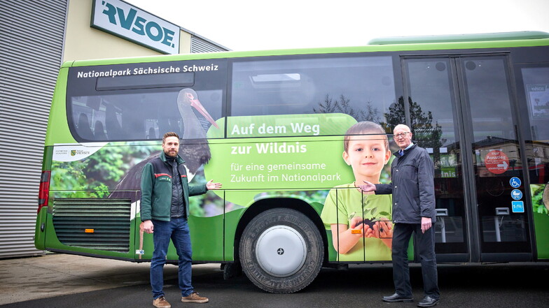 "Auf dem Weg zur Wildnis": Christian Starke (li.) von der Nationalparkverwaltung und RVSOE-Geschäftsführer Uwe Thiele.