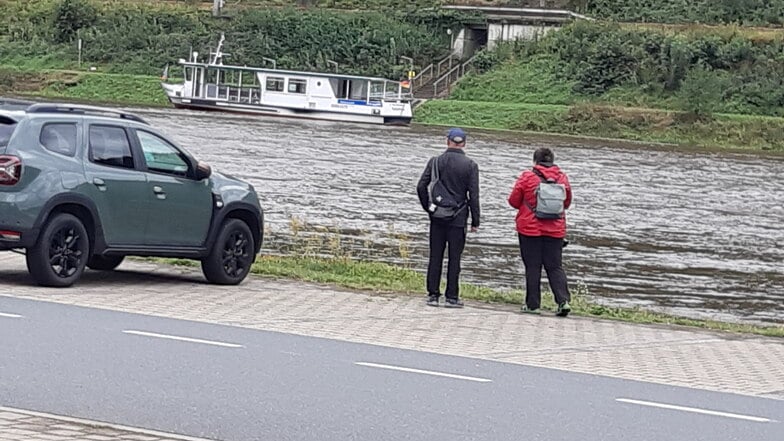 Auch der untere Elbeparkplatz war noch frei. Nur wenige Stunden später stand er komplett unter Wasser.