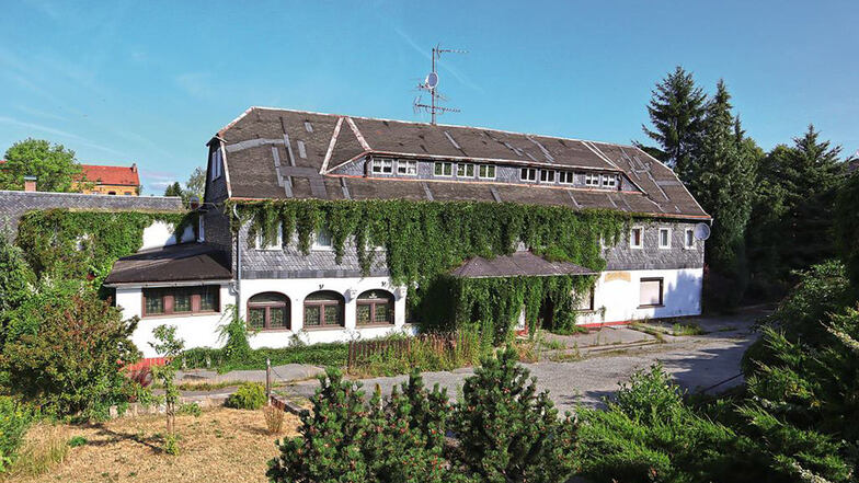 Gebäudekomplex, ehem. Gaststätte in Ebersbach-Neugersdorf / Mindestgebot 15.000 Euro