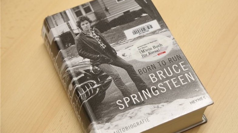 Biografien Ob Politiker, Sportler oder Musiker: Biografien gehen irgendwie immer, sagt Karin Proschwitz. Aktuell besonders gefragt: Die Bruce-Springsteen-Autobiografie „Born to Run“, die im Jahr 2016 erschienen ist.