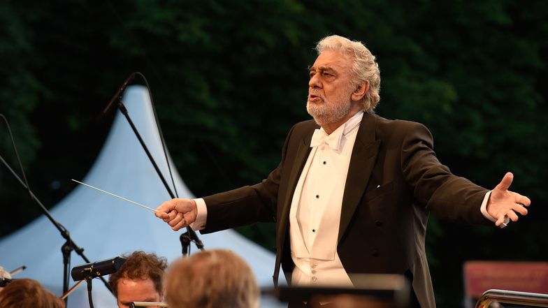 Plácido Domingo dirigierte  2017 das „Klassik picknickt“-Konzert der Staatskapelle. Damals war das Konzert ausverkauft.