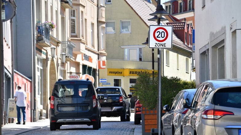 Wird die Hauptstraße in Radeberg dauerhaft zur Tempo-20-Zone?