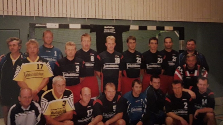 Die Löbauer Männermannschaft von 2003.