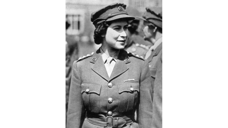 Unter Soldaten: Elizabeth erlebte den Krieg in Uniform. Sie ist das einzige weibliche Mitglied der Königsfamilie, das in der Armee gedient hat.