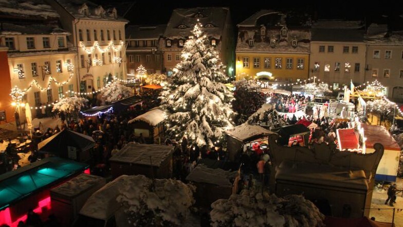 Wer das Nikolausfest erleben will, muss sich am ersten Adventwochenende nach Pulsnitz aufmachen.