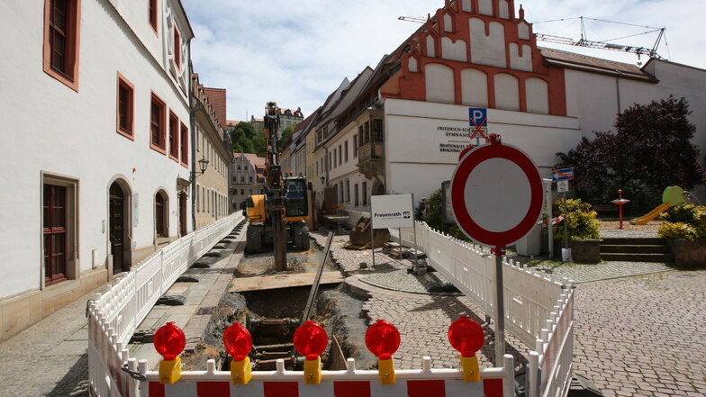 Altstadt Pirna: Baustelle geht, Sperrung bleibt