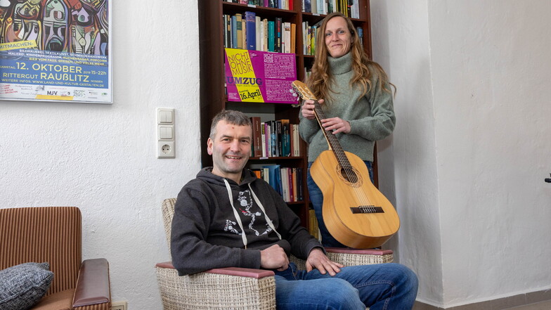 Markus Gültner und Mandy Hohlfeld engagieren sich, damit Käbschütztaler Kinder und Jugendliche weiterhin in Krögis das Angebot der Kreismusikschule nutzen können.