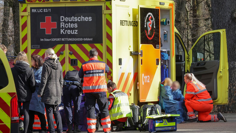 Erneut Großeinsatz an Schule im Kreis Zwickau - mehrere verletzte Grundschüler