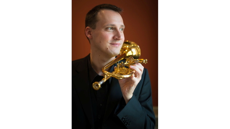 Joachim Karl Schäfer spielt nicht nur Trompete - sondern befasst sich auch mit anderen Aspekten von Musik.